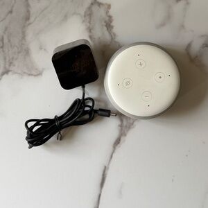 Amazon Echo Dot (3rd Generation).